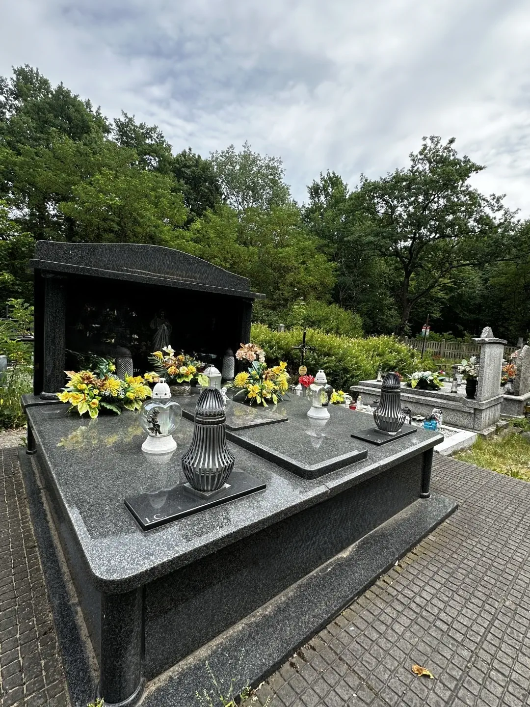 Nagrobki podwójne