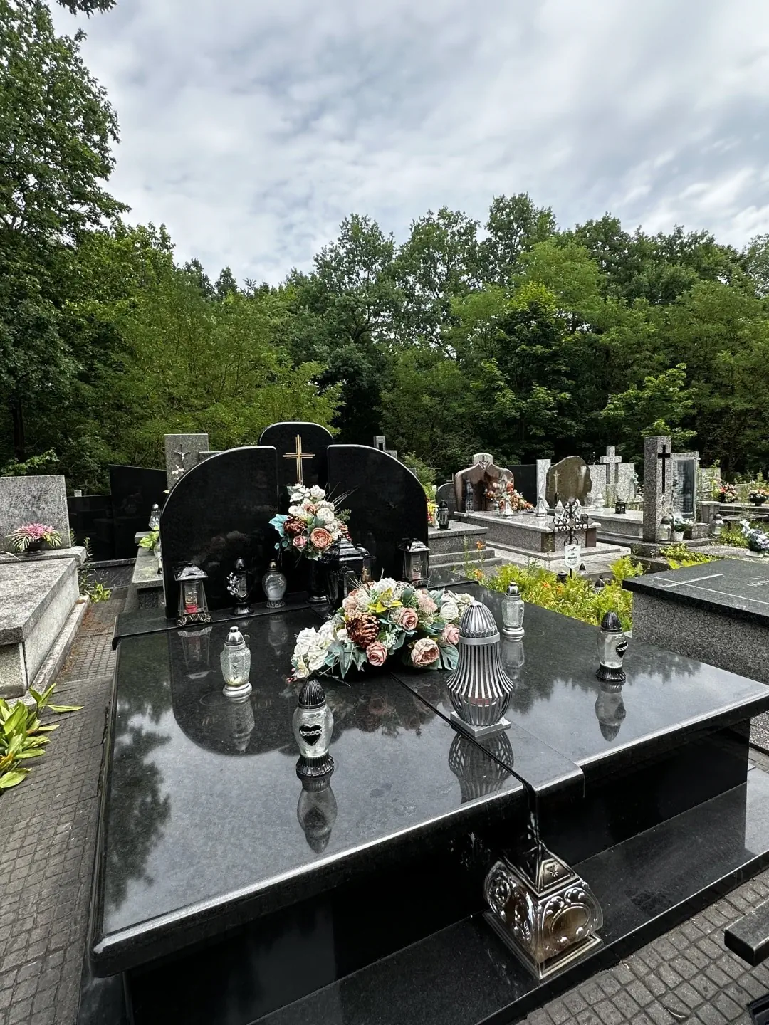 Nagrobki podwójne