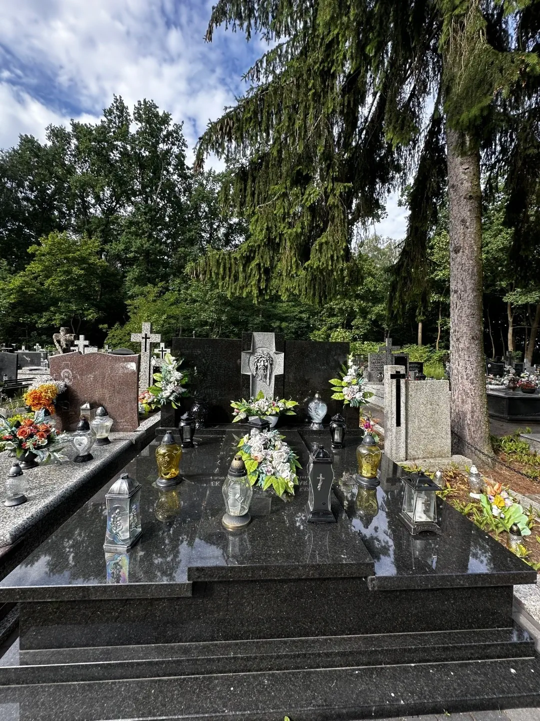 Nagrobki podwójne